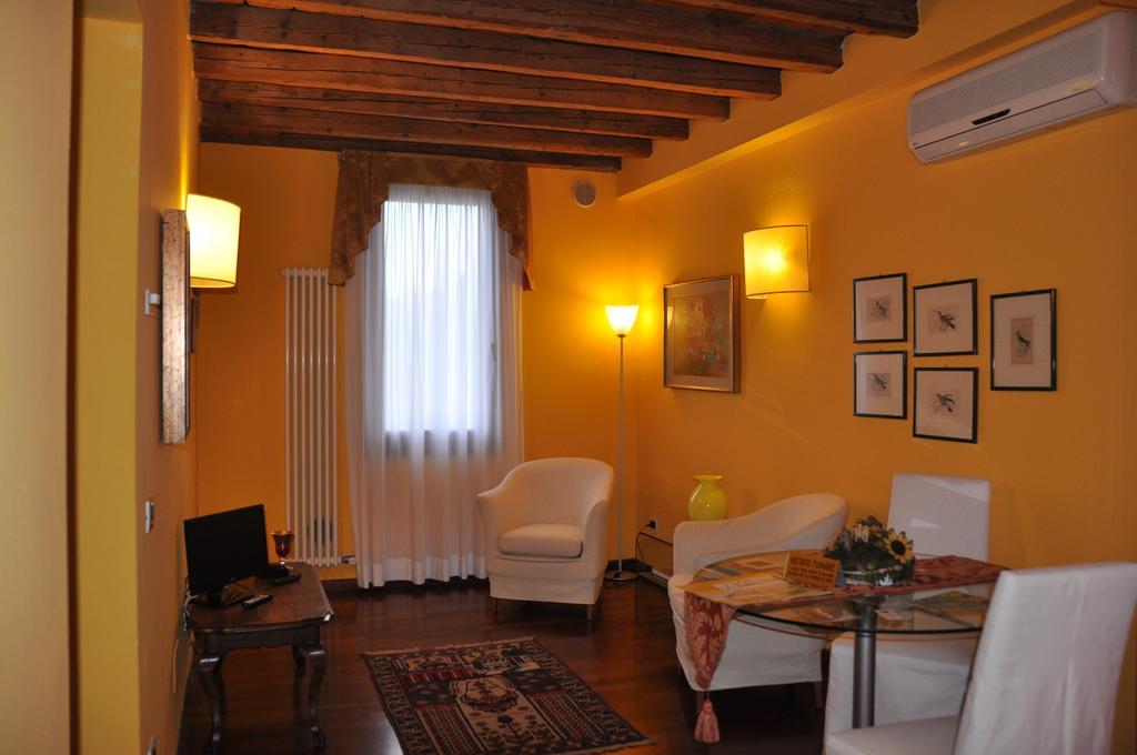 Piazza Nova Guest House Ferrara Pokoj fotografie