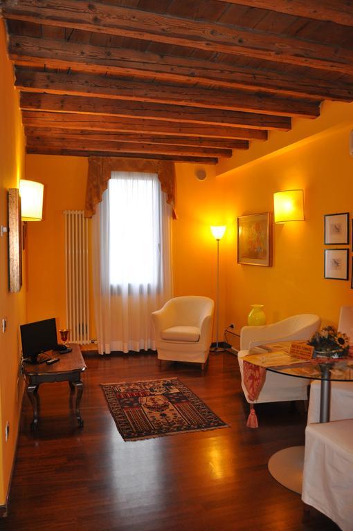 Piazza Nova Guest House Ferrara Pokoj fotografie