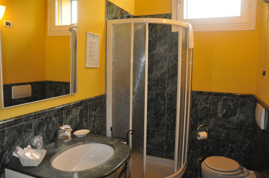 Piazza Nova Guest House Ferrara Pokoj fotografie