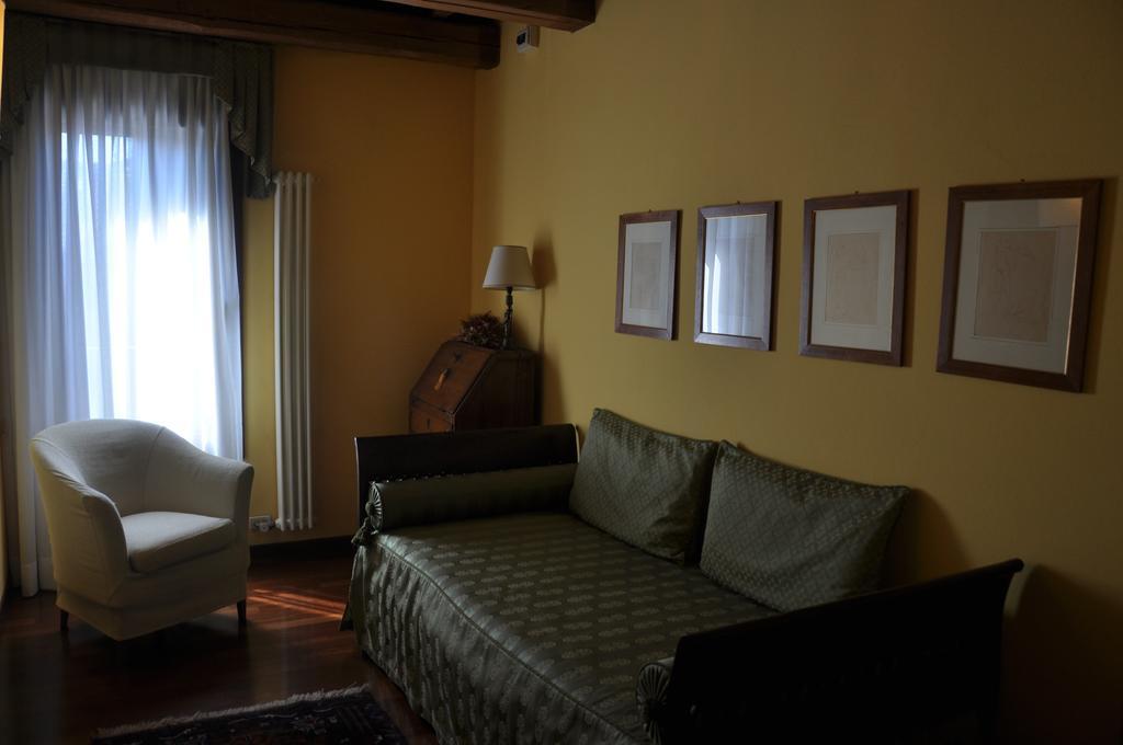 Piazza Nova Guest House Ferrara Pokoj fotografie